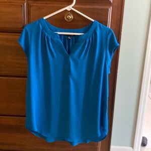 Hawthorn Aqua short sleeve blouse. Size L